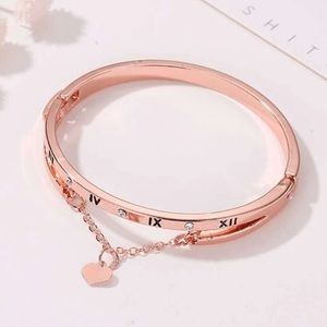 Rose Gold Roman Numerals Bracelet